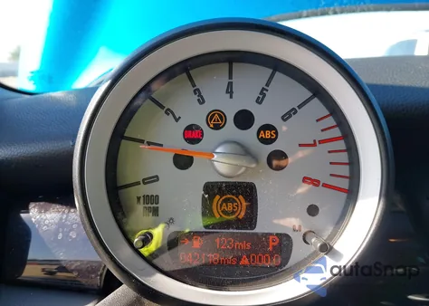 2009 Mini Cooper S из США, поврежденный, VIN WMWMF73519TW86011